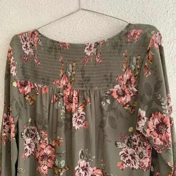 Torrid Olive Floral Top - Picture 6 of 6